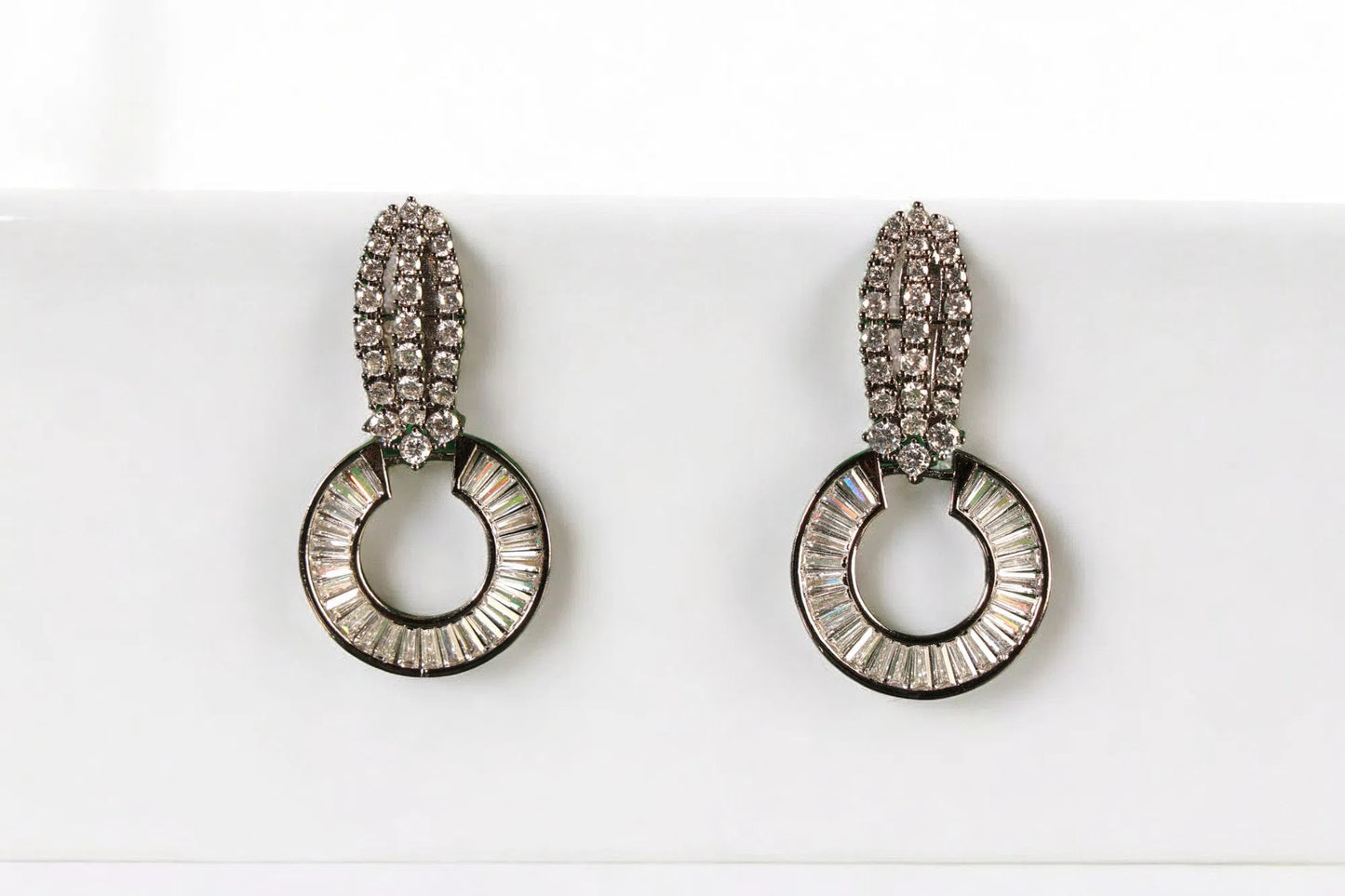 Sleek Modern Earrings Vogue