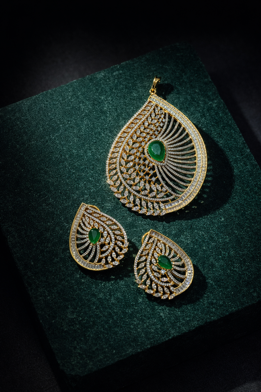 Emerald Royale Pendant Set