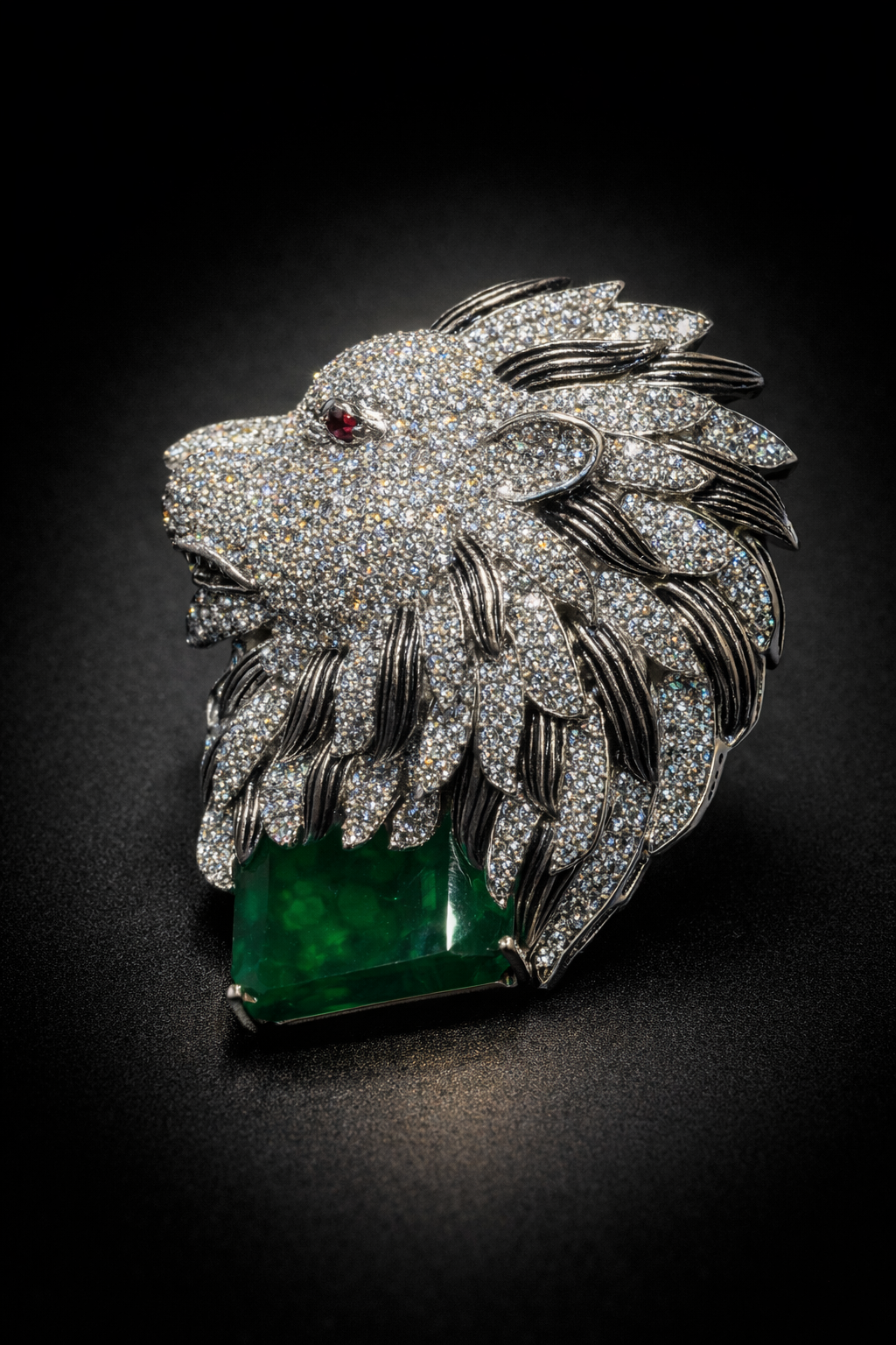 Lion Emerald Brooch
