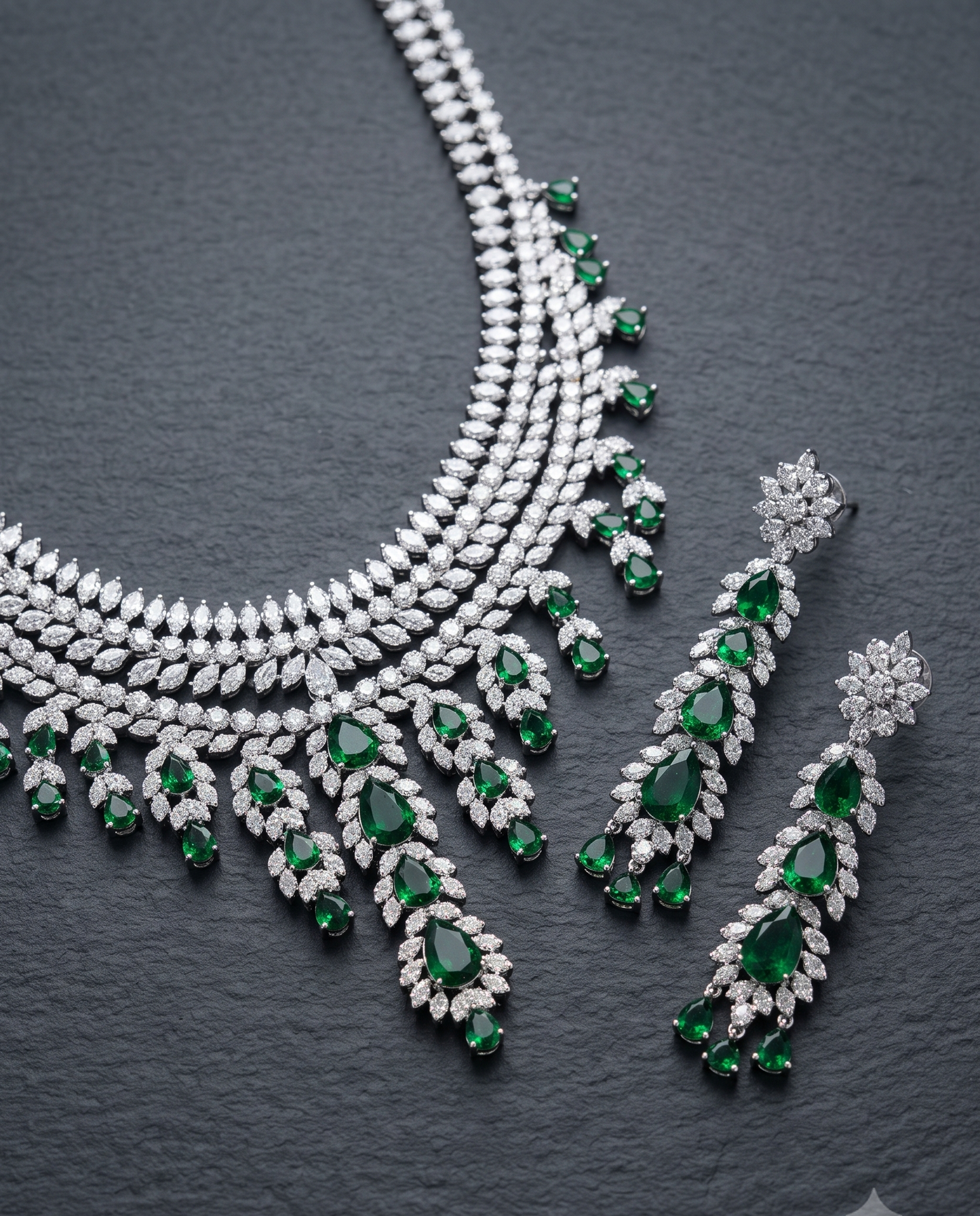 Multilayer Emerald Necklace Set
