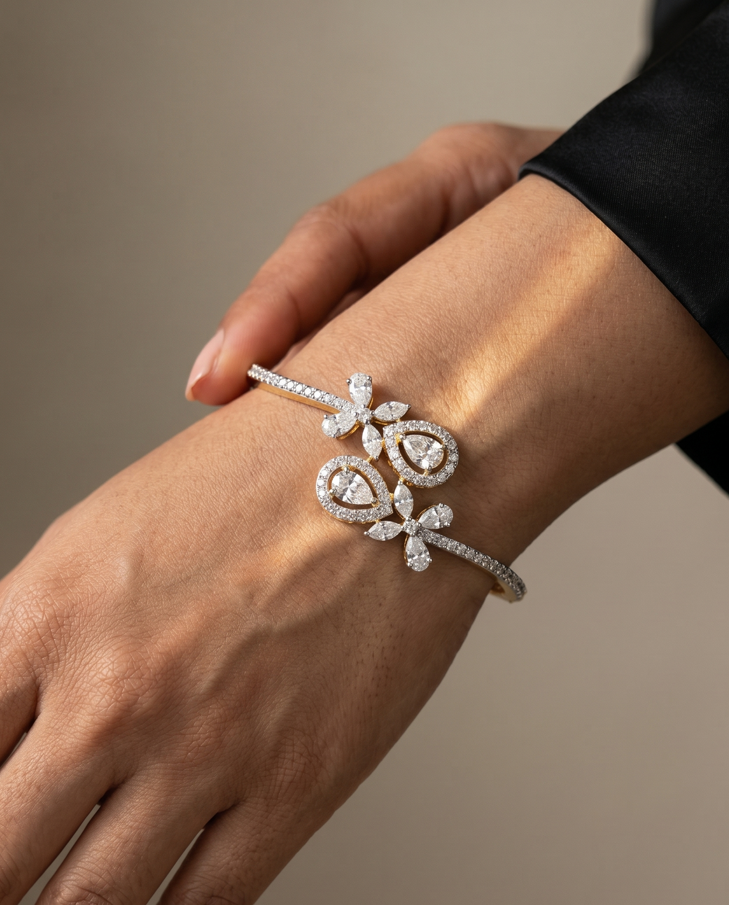 Pure Silver Graceful Poise Bracelet