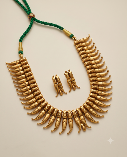 Golden Regal Necklace Set