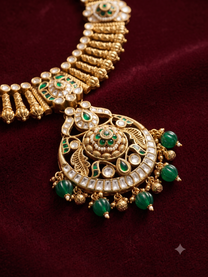 Golden Emerald Necklace Set