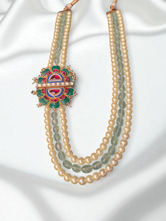 Vibrant Pearl Necklace