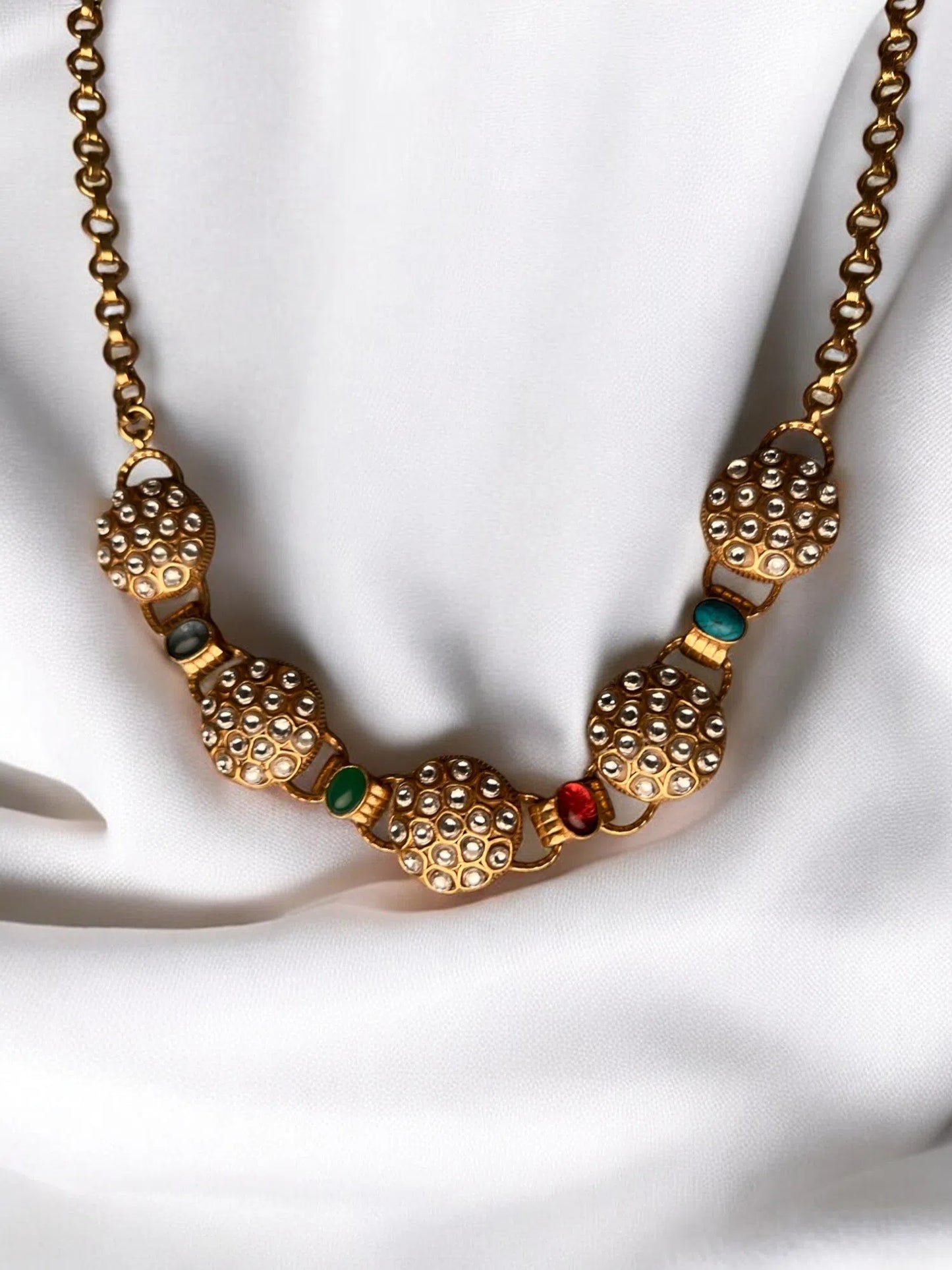 Classic Vibrant Necklace