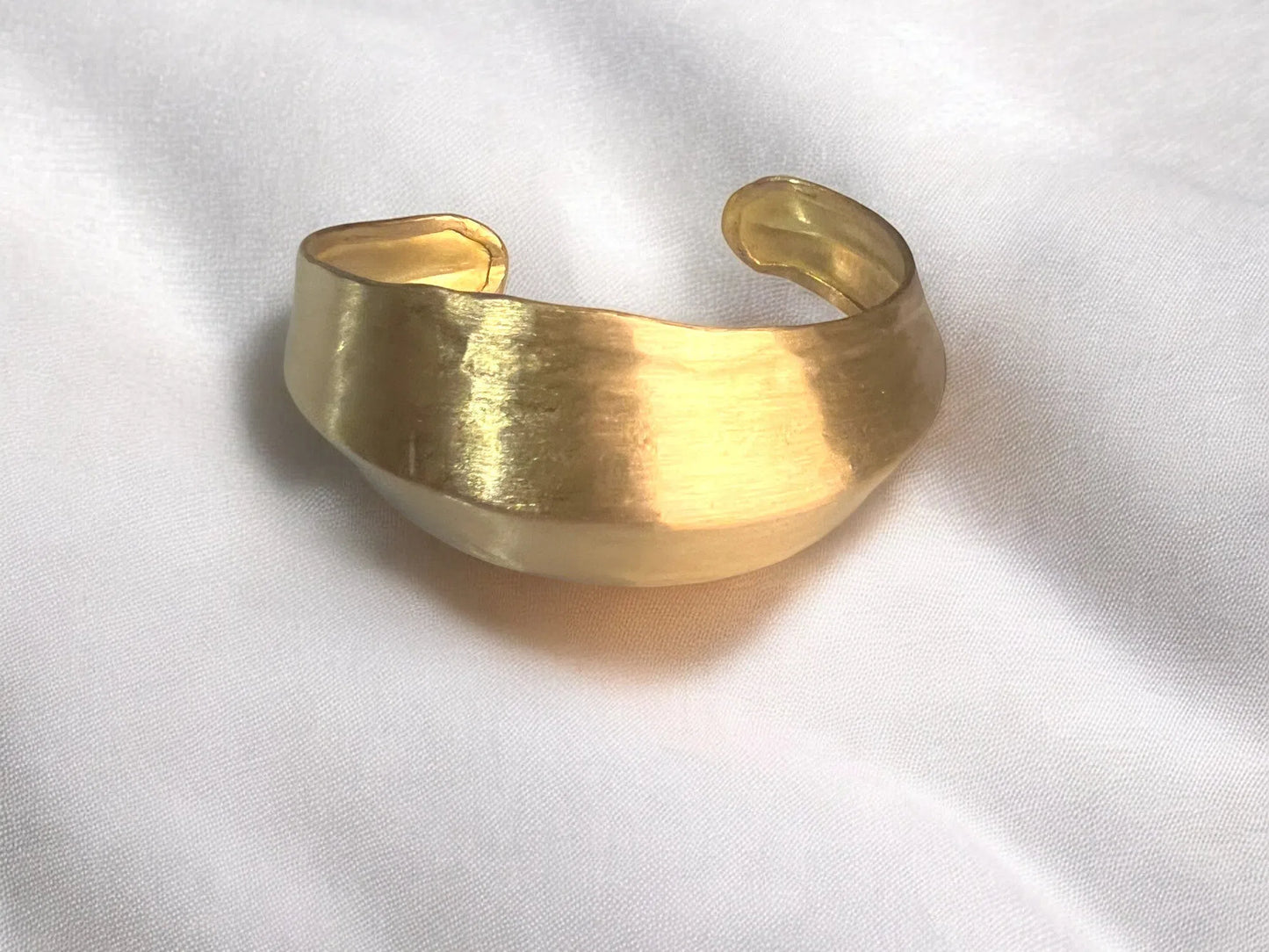 Golden Curve Cuff