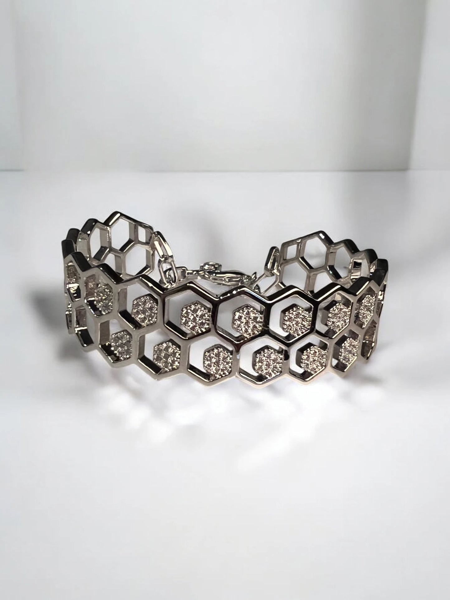 Hexa Radiance Cuff