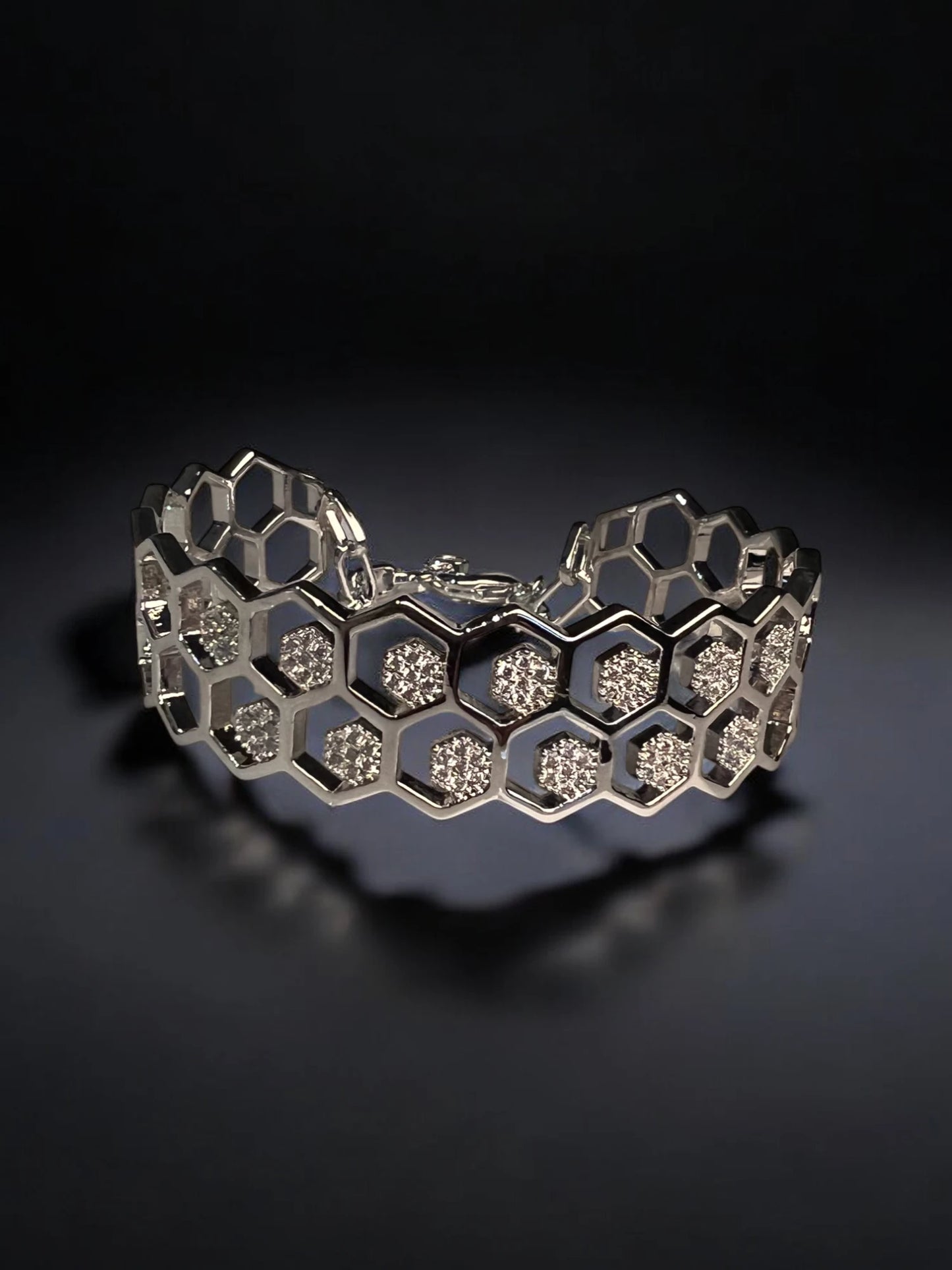 Hexa Radiance Cuff