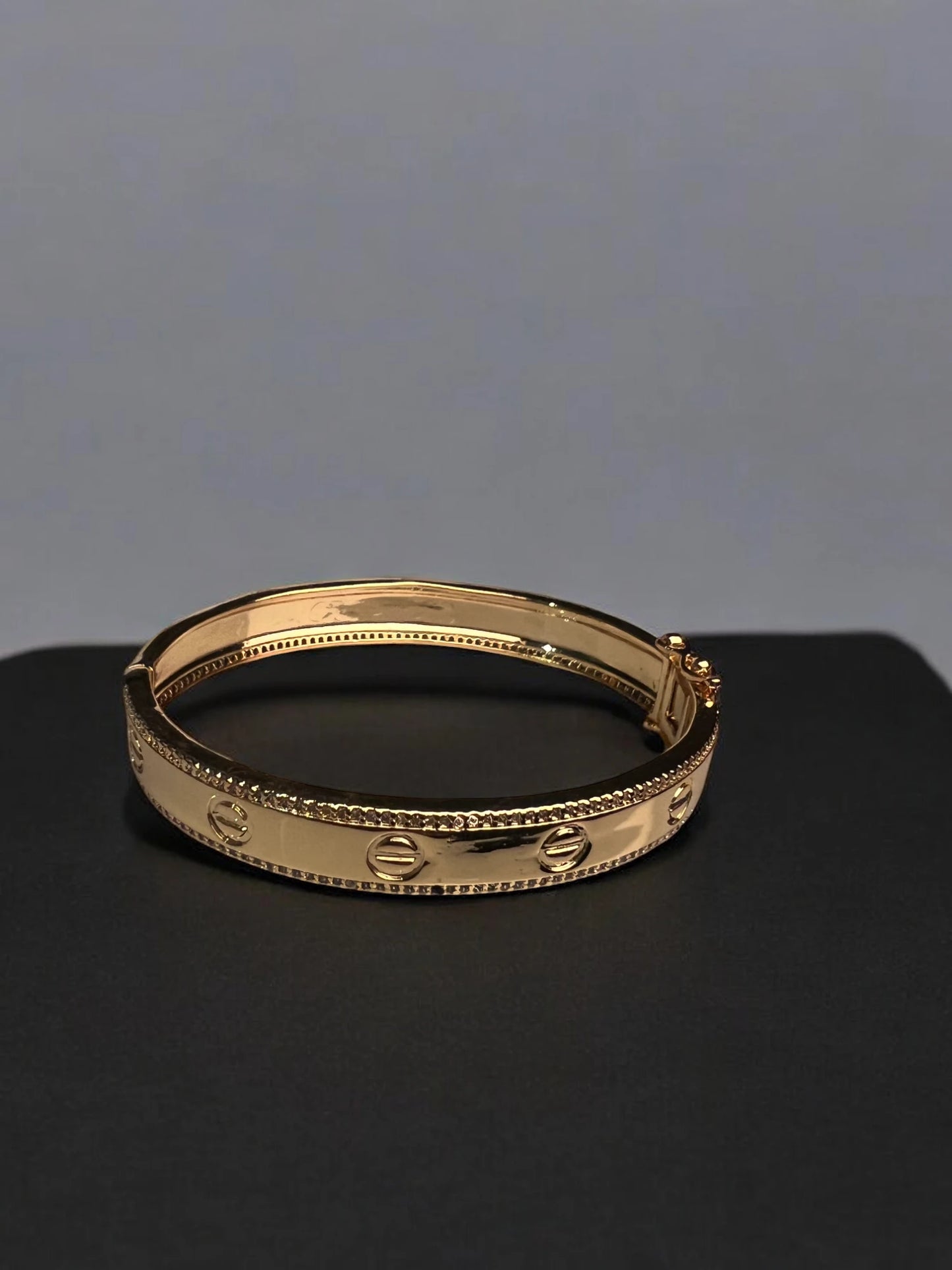 Classic Golden Bracelet