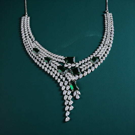 Verdant Glow Necklace Set