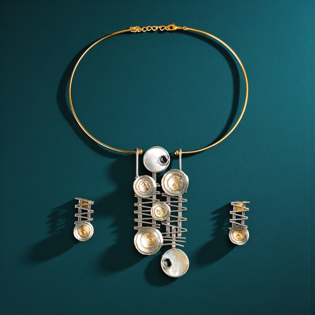 Golden Celestis Necklace Set