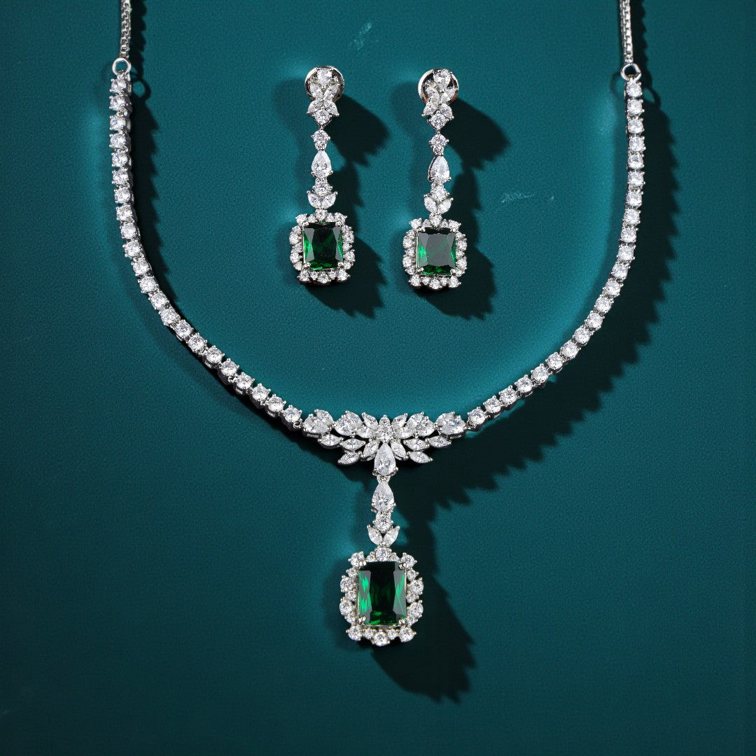 Emerald Delicate Necklace Set