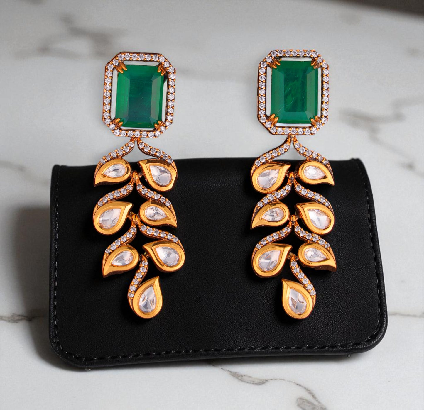 Emerald Elegance Necklace Set