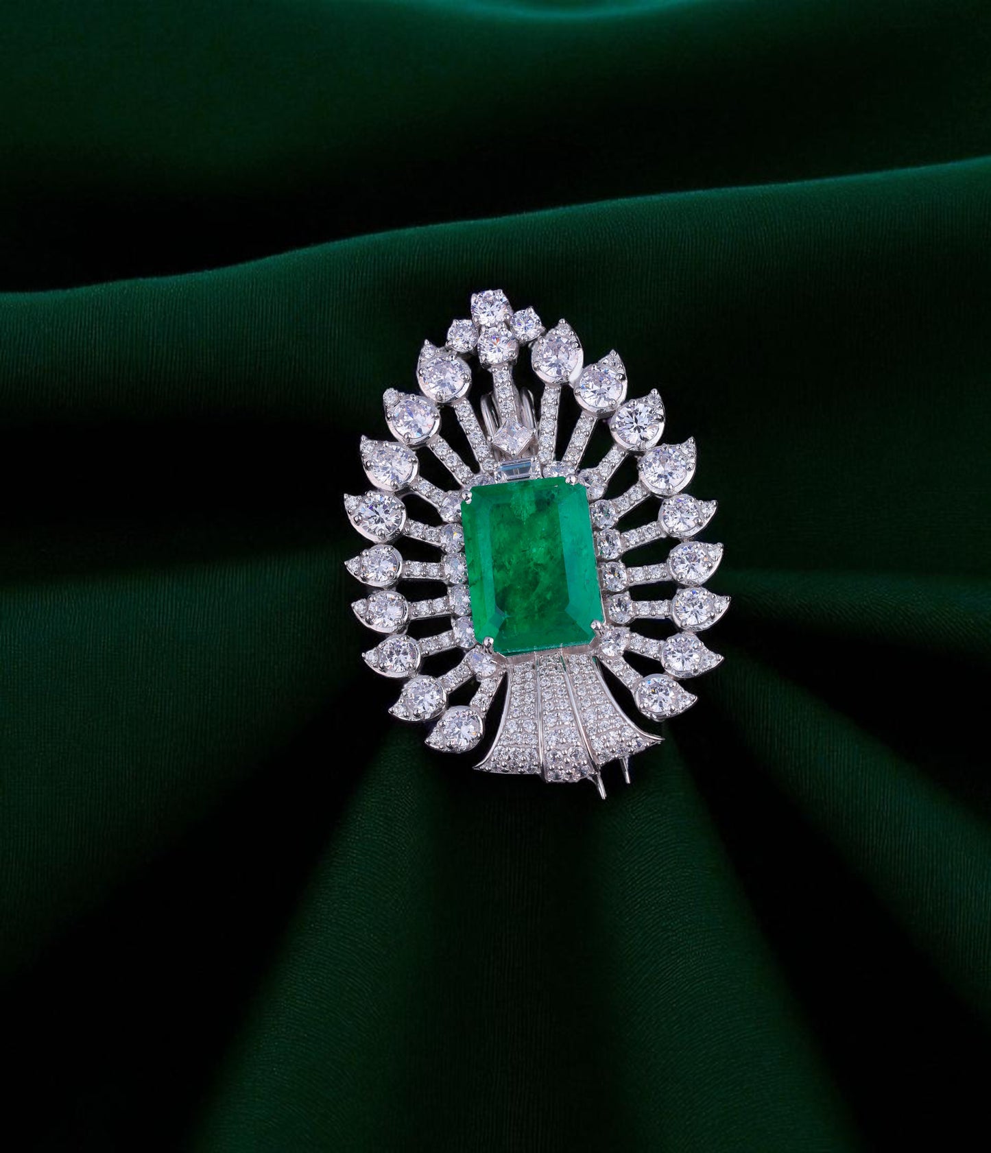 92.5 Emerald Majesty Brooch